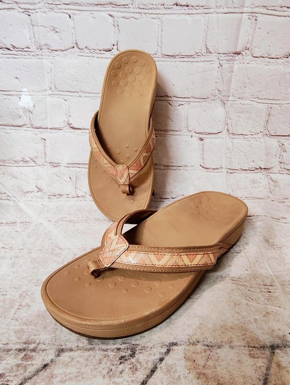 Vionic High Tide Sandy Dusty Toe Post Southwestern Platform Sandals 8